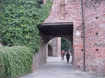 abbey4.jpg (34792 bytes)