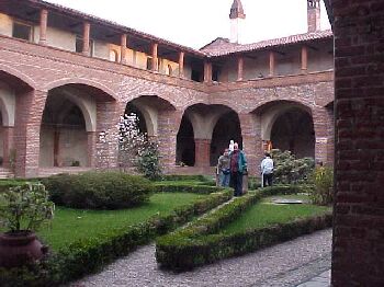 abbey8.jpg (26229 bytes)