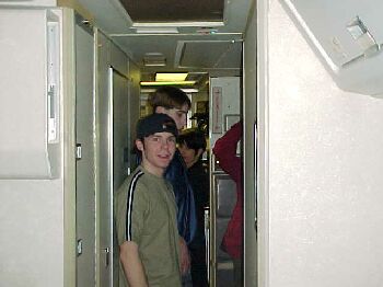 flight1.jpg (16731 bytes)