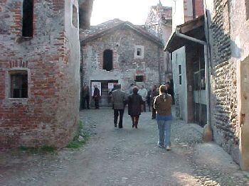 roman2.jpg (25431 bytes)