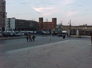 turin4.jpg (17039 bytes)
