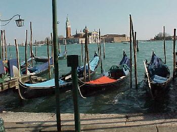 gondola.jpg (25883 bytes)