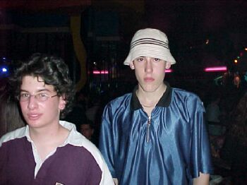 disco5.jpg (17772 bytes)