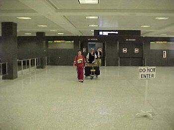 arrival5.jpg (16845 bytes)