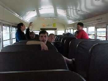 bus1.jpg (18010 bytes)