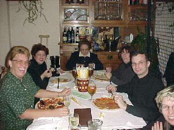 pizzeria.jpg (27821 bytes)