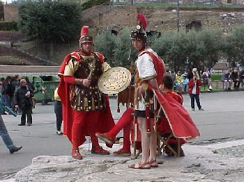 gladiators.jpg (30466 bytes)