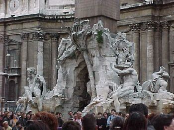 navona2.jpg (29819 bytes)