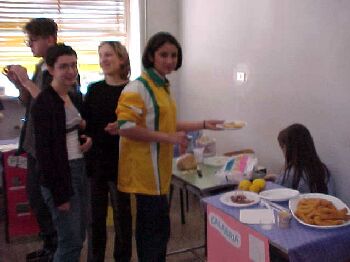 food3.jpg (17073 bytes)