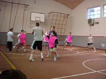 bball2.jpg (17152 bytes)