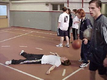 gym5.jpg (21298 bytes)