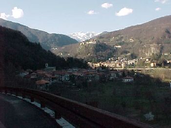 view6.jpg (16648 bytes)