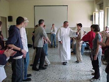 dance11.jpg (23611 bytes)