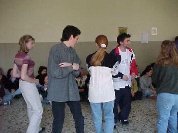 dance13.jpg (18781 bytes)