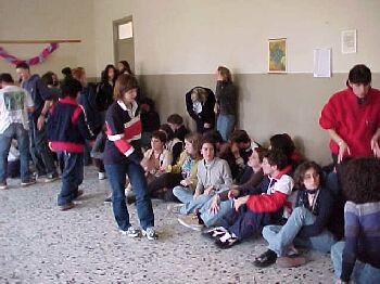 students1.jpg (24828 bytes)