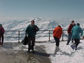 snow10.jpg (22055 bytes)