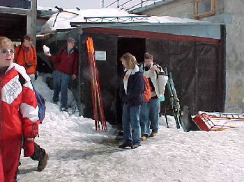 snow12.jpg (28010 bytes)