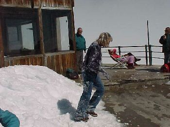 snow5.jpg (21243 bytes)