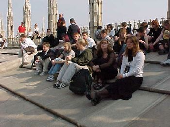 dom3.jpg (25058 bytes)