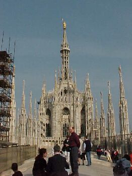 dom5.jpg (21021 bytes)