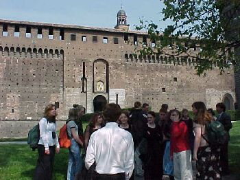 milan1.jpg (29979 bytes)