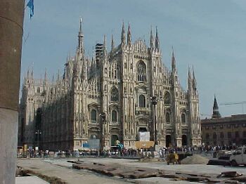 milan11.jpg (22856 bytes)