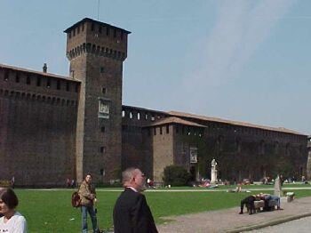 milan5.jpg (14757 bytes)