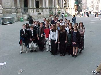 milan9.jpg (23343 bytes)